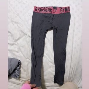 Gym shark leggings